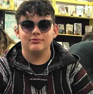 Meet your Posher, Emmanuel